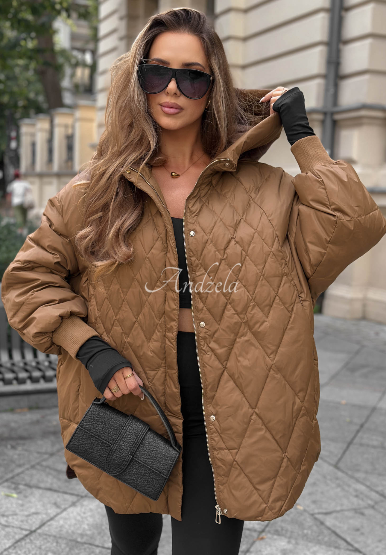 Péřová bunda s kapucí Amber Frost béžová