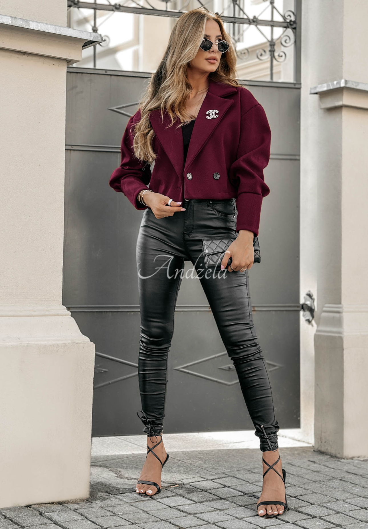 Krátký kabát s límečkem Casual Calm vínový