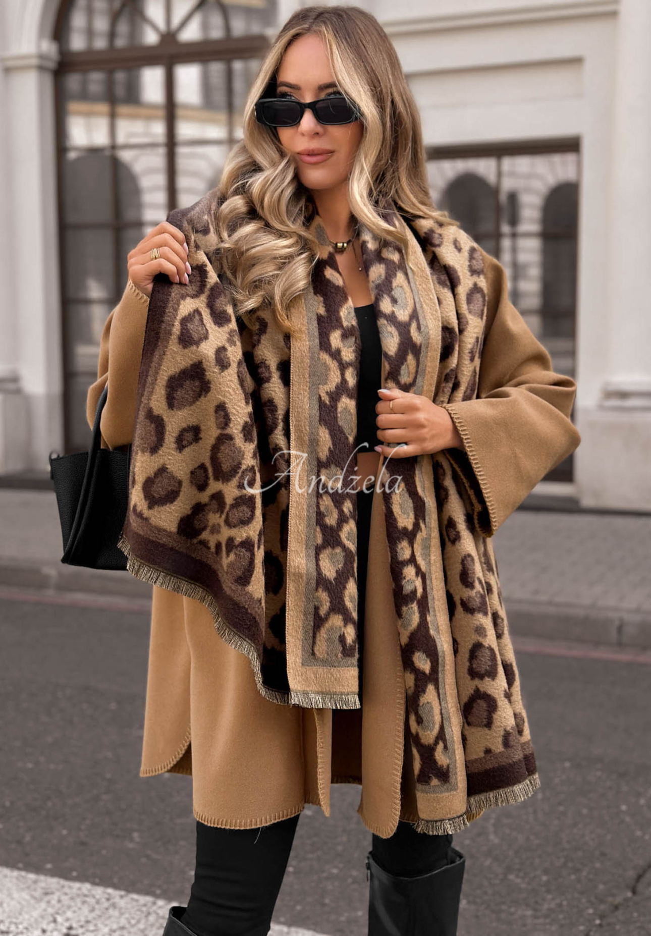 Měkká šála s leopardím vzorem s bavlnou a viskózou Snow Kiss čokoládový