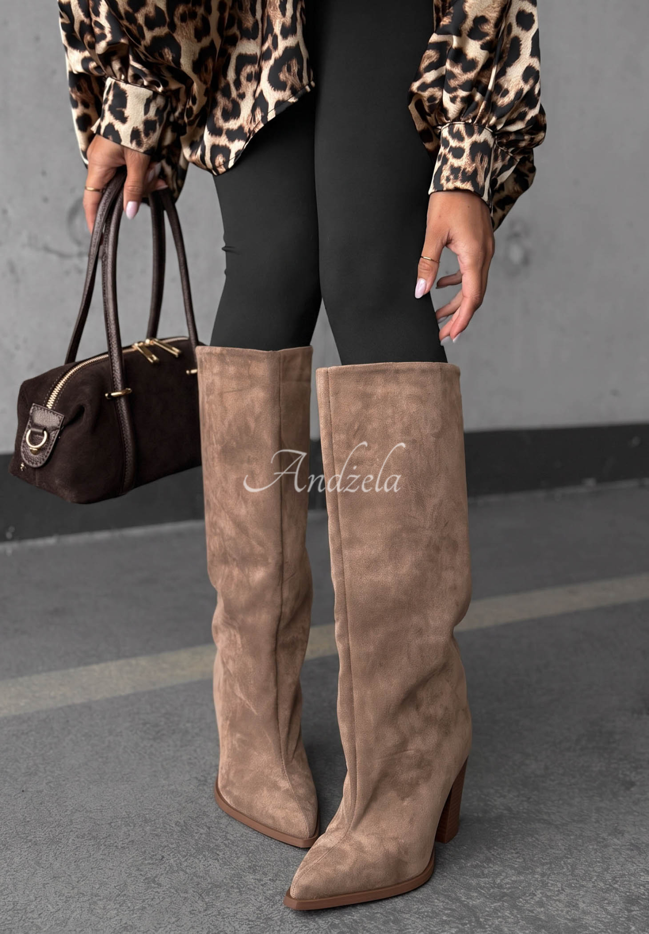 Dlouhé semišové kozačky na širokém podpatku Fall Style béžové