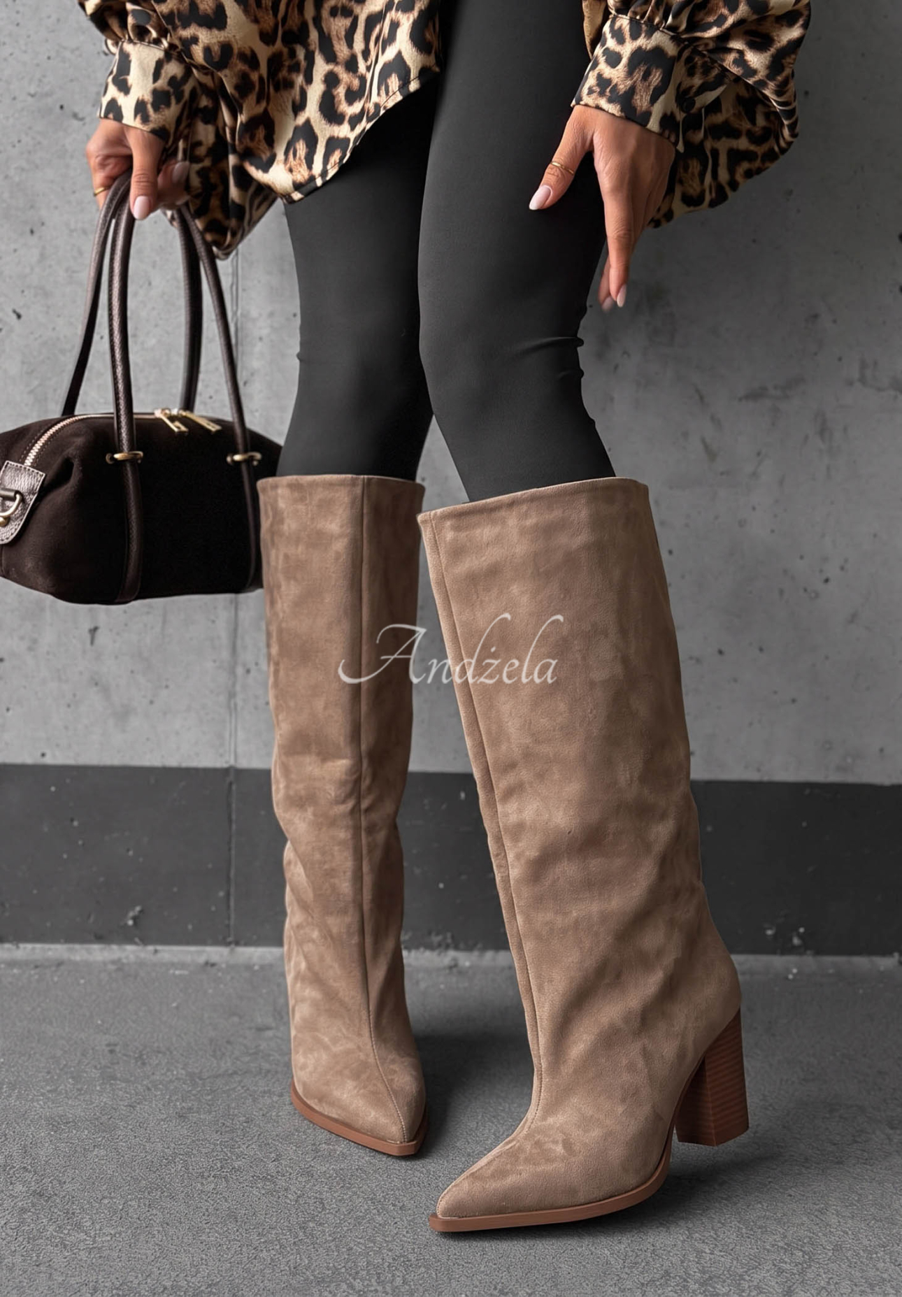 Dlouhé semišové kozačky na širokém podpatku Fall Style béžové