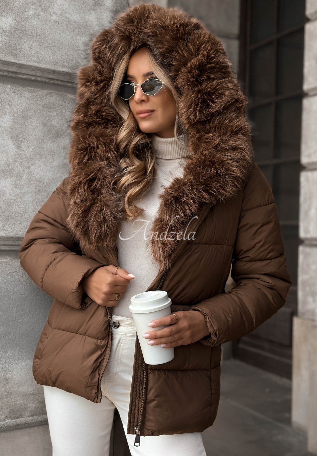 Krátká prošívaná bunda s kožíškem Frost Edge čokoládová