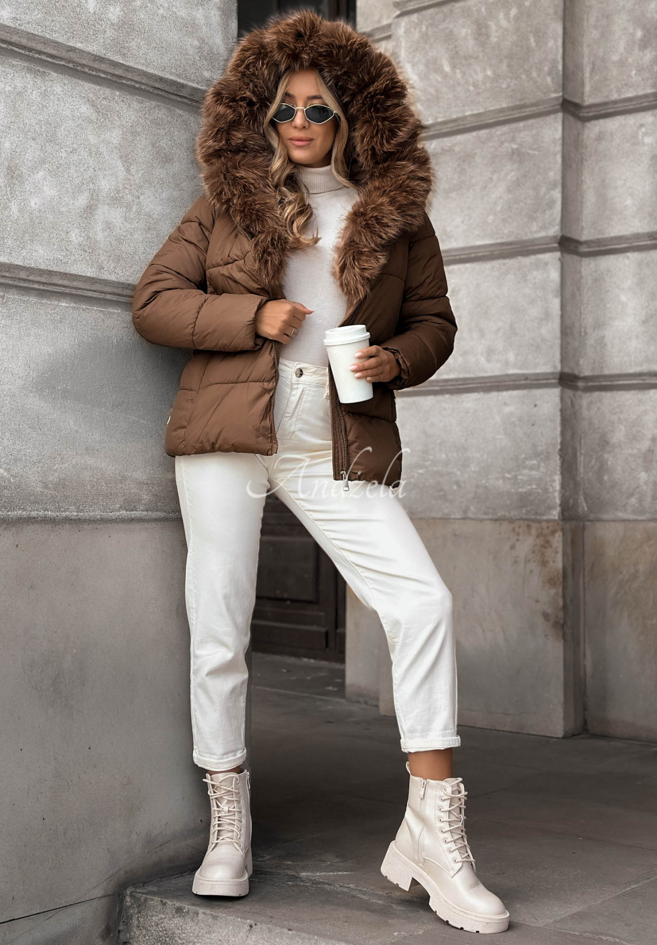 Krátká prošívaná bunda s kožíškem Frost Edge čokoládová