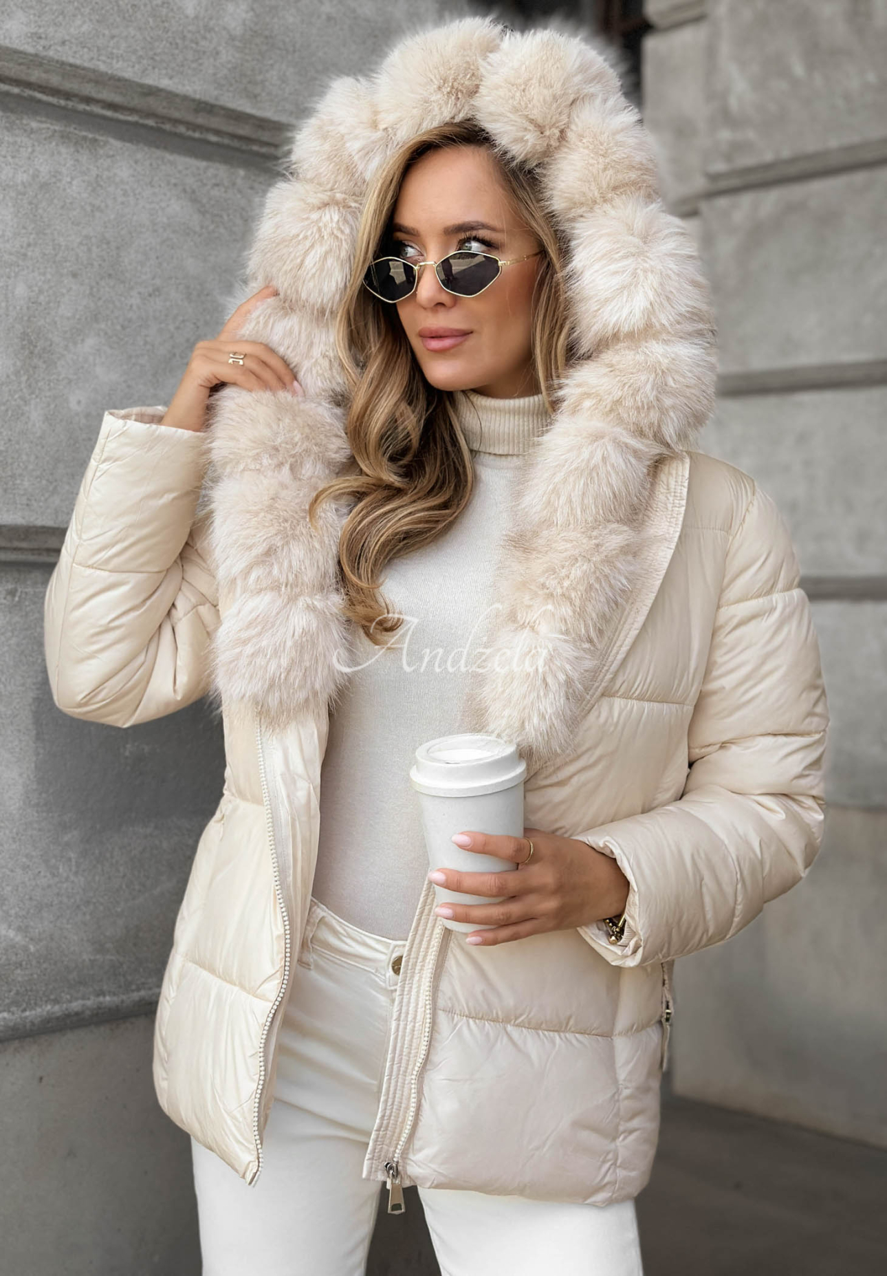 Krátká prošívaná bunda s kožíškem Frost Edge světle béžový