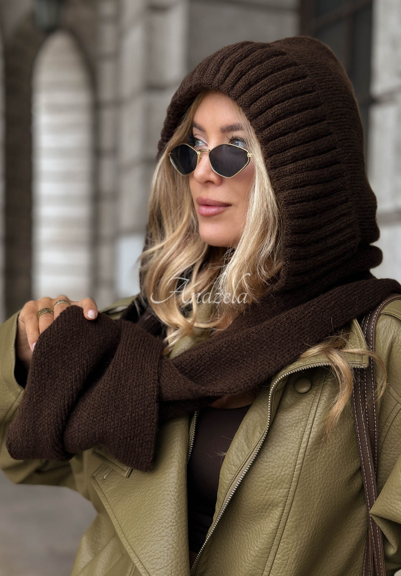 Nákrčník balaclava se zavazováním Frosty Charm čokoládový
