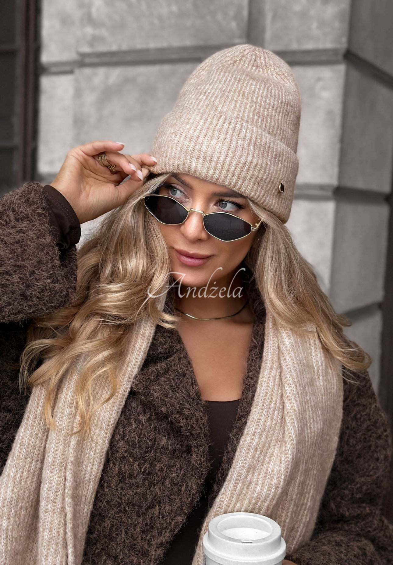 Čepice s merino vlnou a mohérem Snowfall Charm béžová