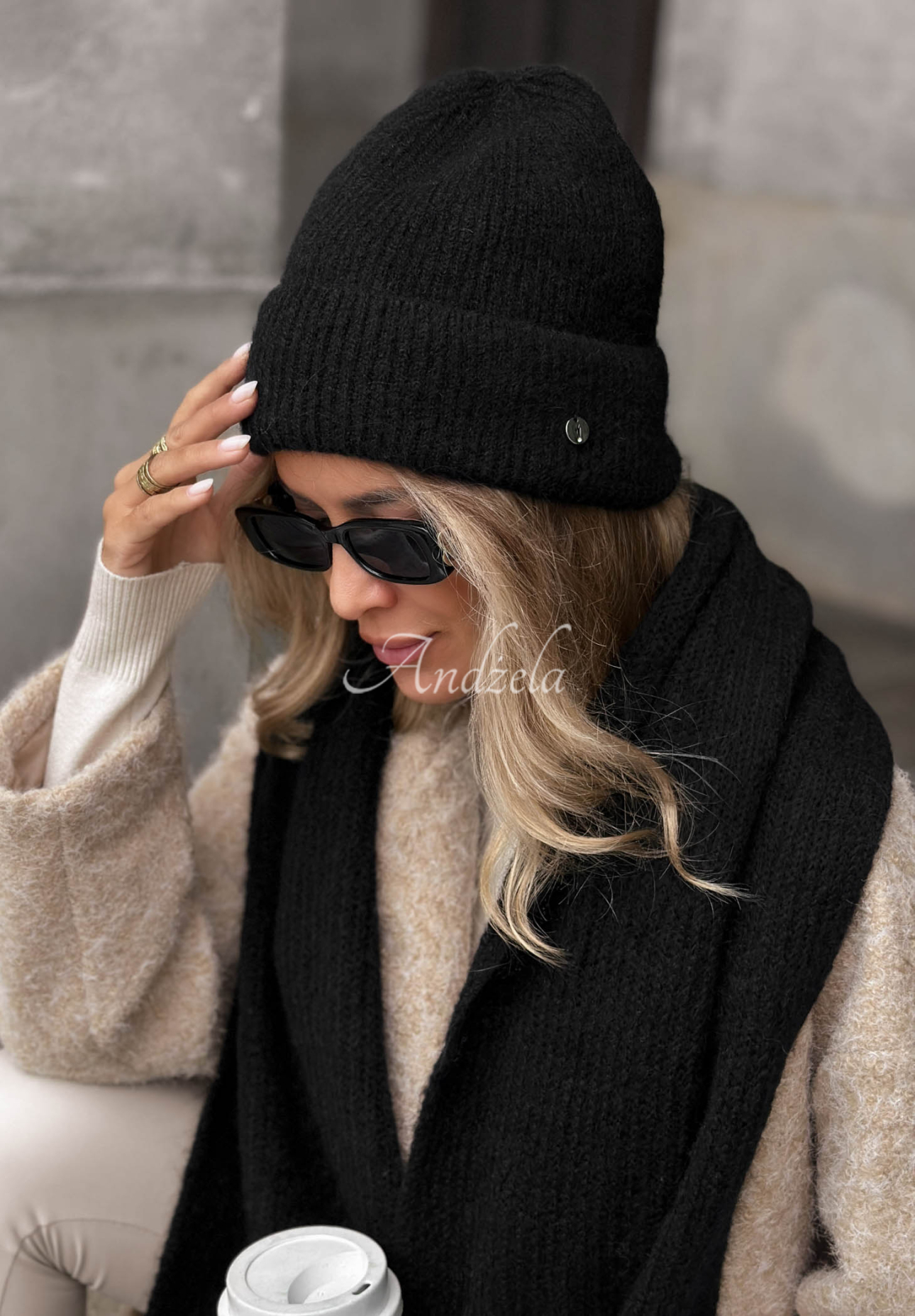 Čepice s merino vlnou a mohérem Snowfall Charm černá
