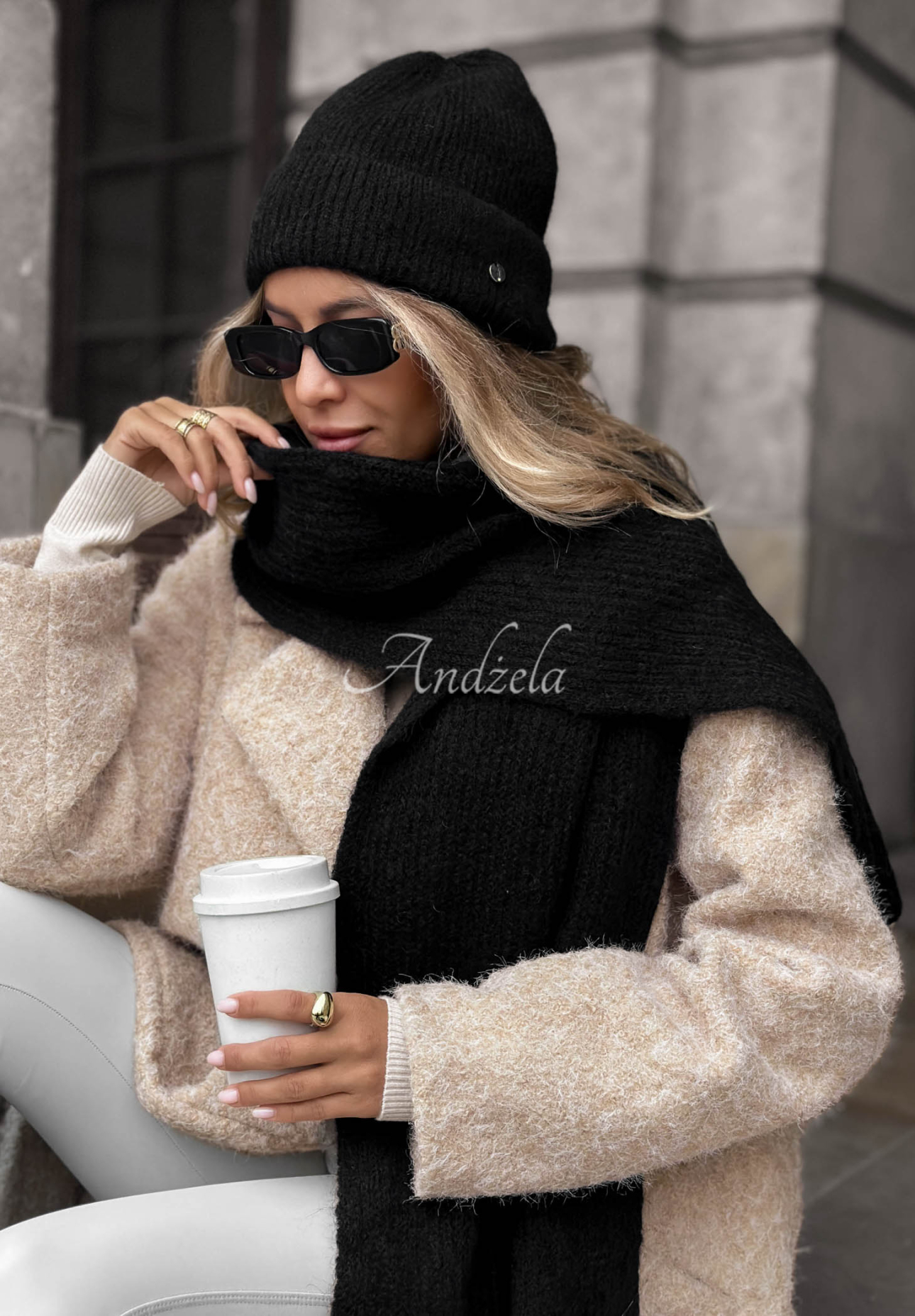 Čepice s merino vlnou a mohérem Snowfall Charm černá