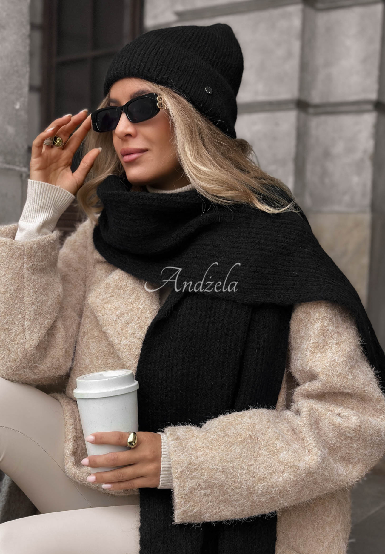 Čepice s merino vlnou a mohérem Snowfall Charm černá