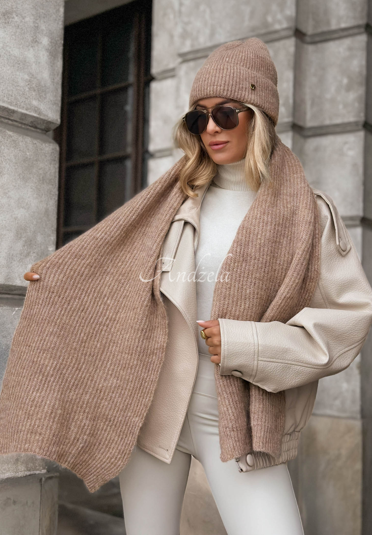 Šála s merino vlnou a mohérem Snowfall Charm Mokka