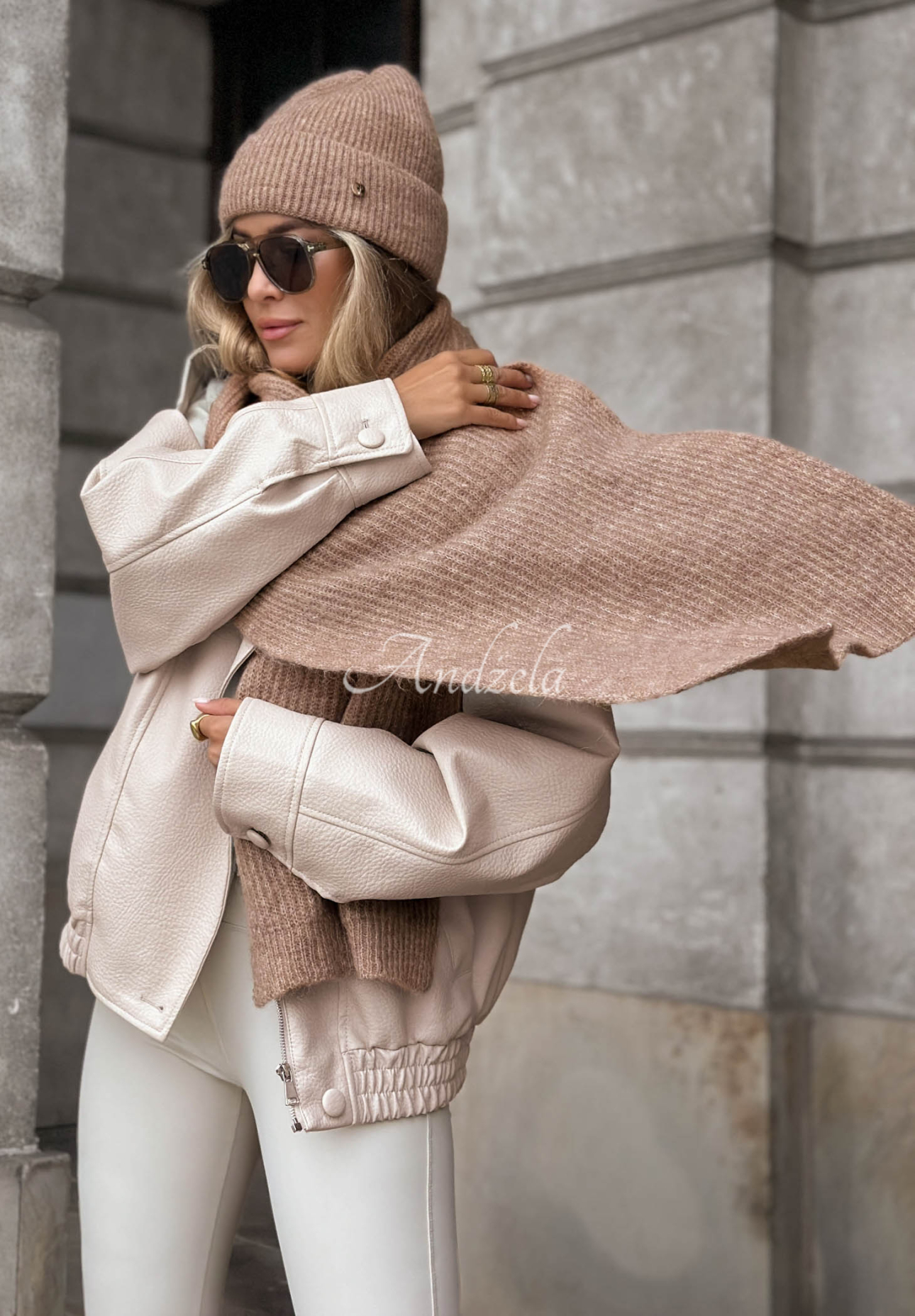 Šála s merino vlnou a mohérem Snowfall Charm Mokka
