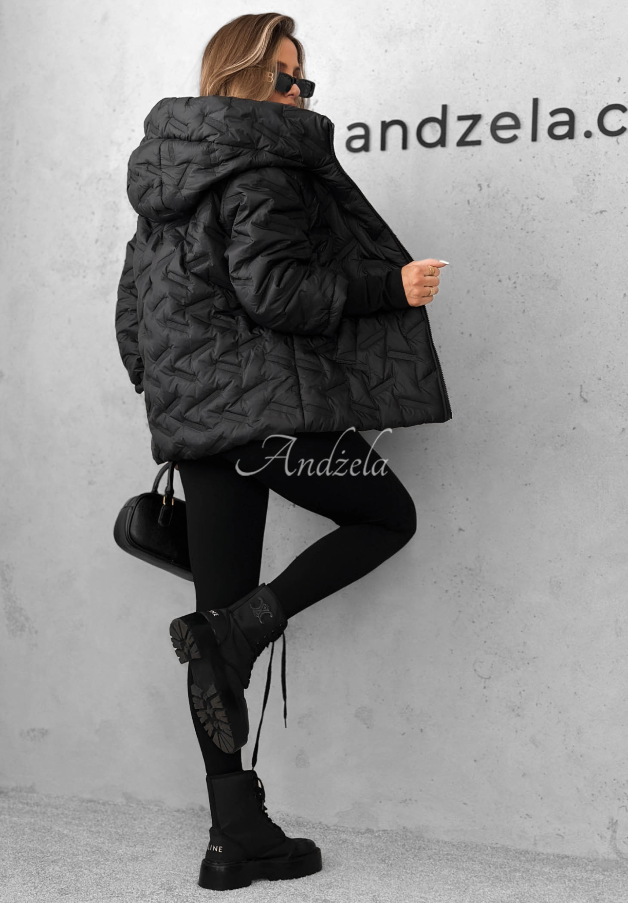Prošívaná bunda s kapucí Autumn Edge černá
