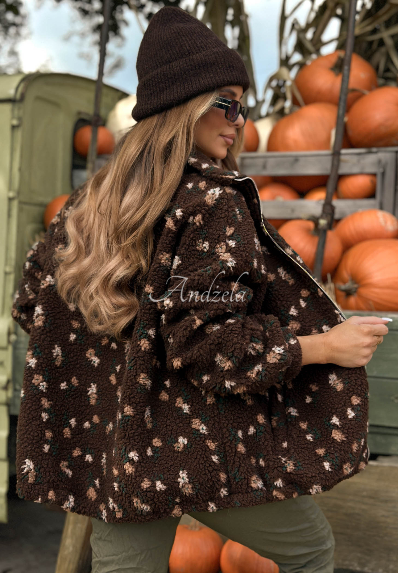 Kožíšková bunda se stojáčkem a květinovým vzorem Comfy Bloom čokoládová