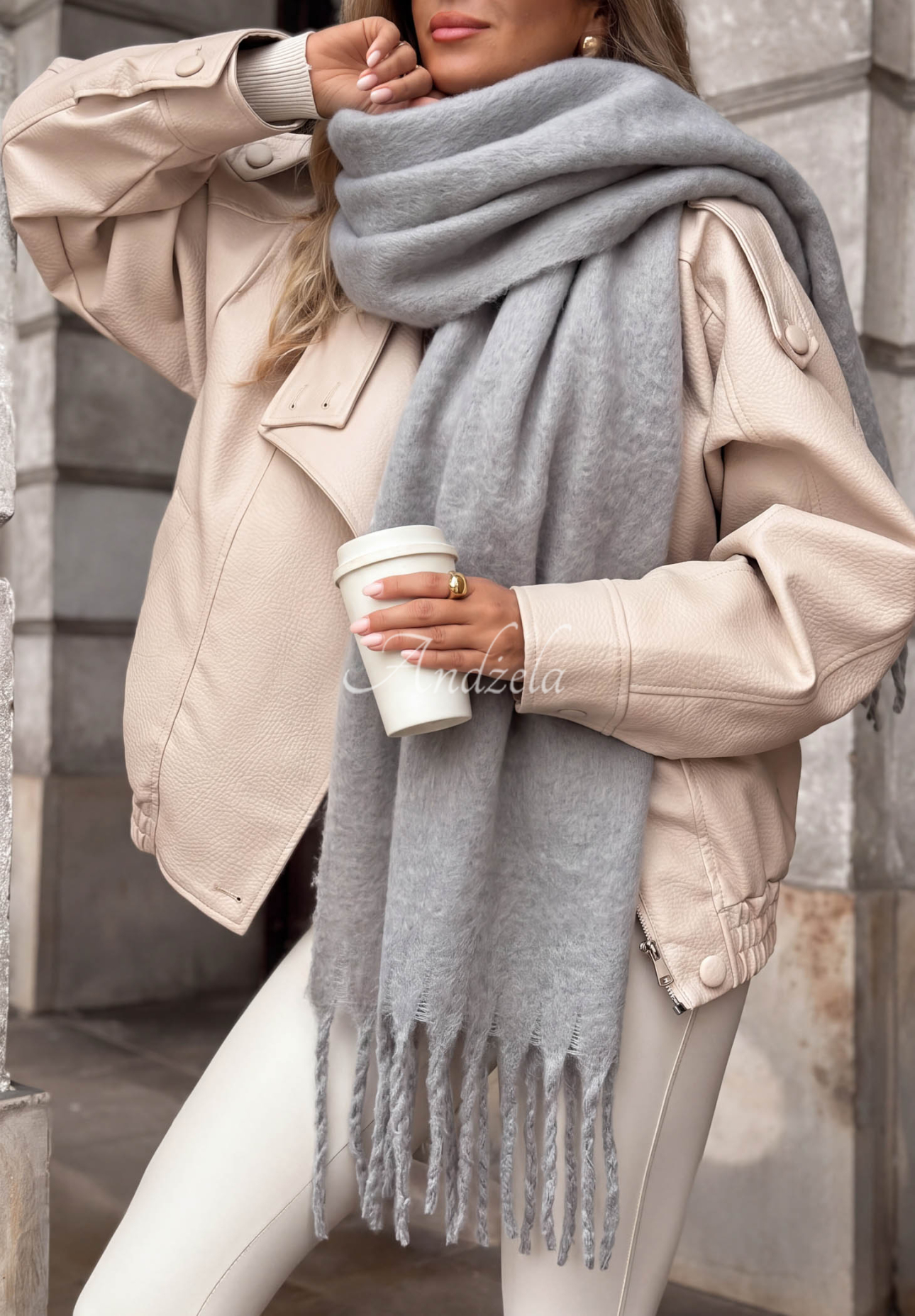 Měkká šála s třásněmi Snow Darling  Světlešedá