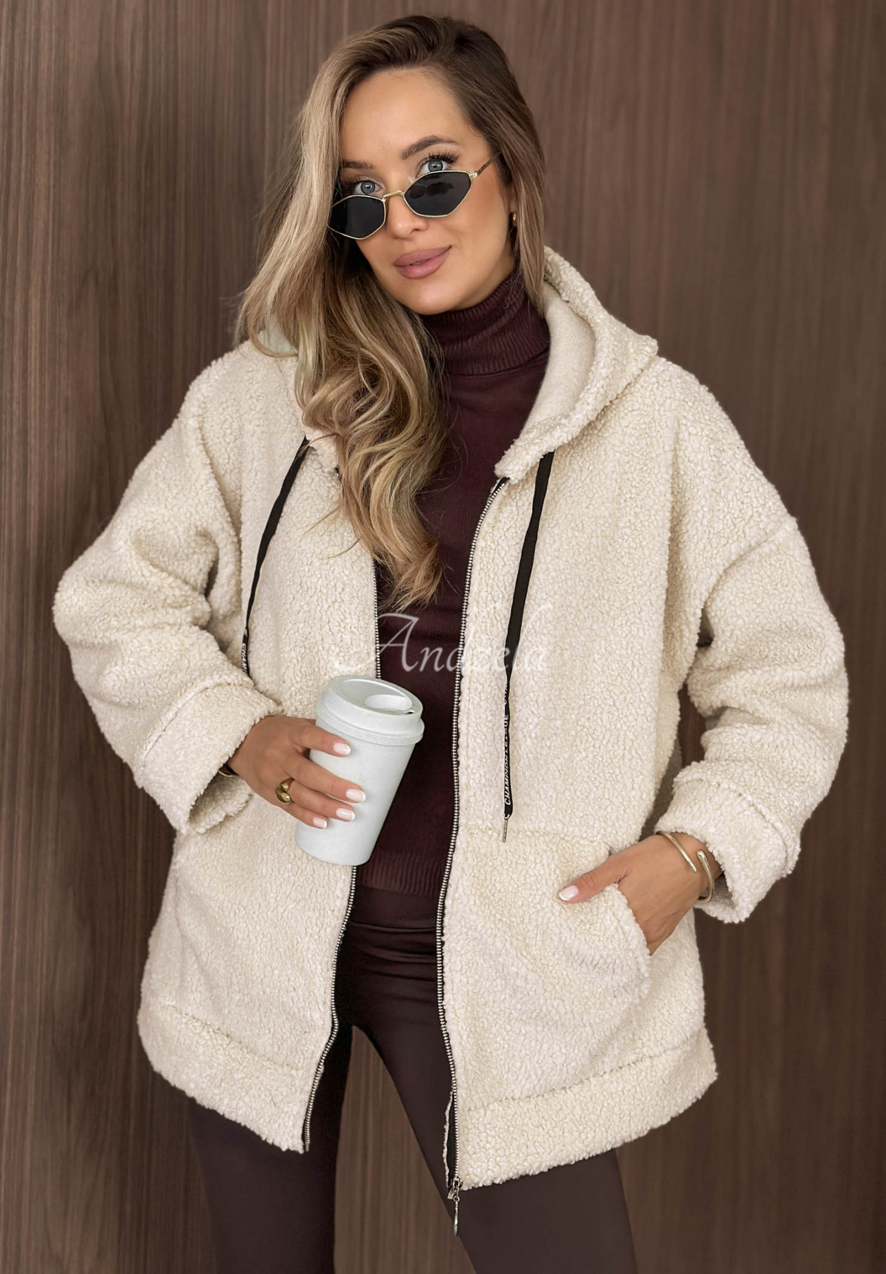 Kožíšková bunda s kapucí a kapsami Warm Espresso béžová