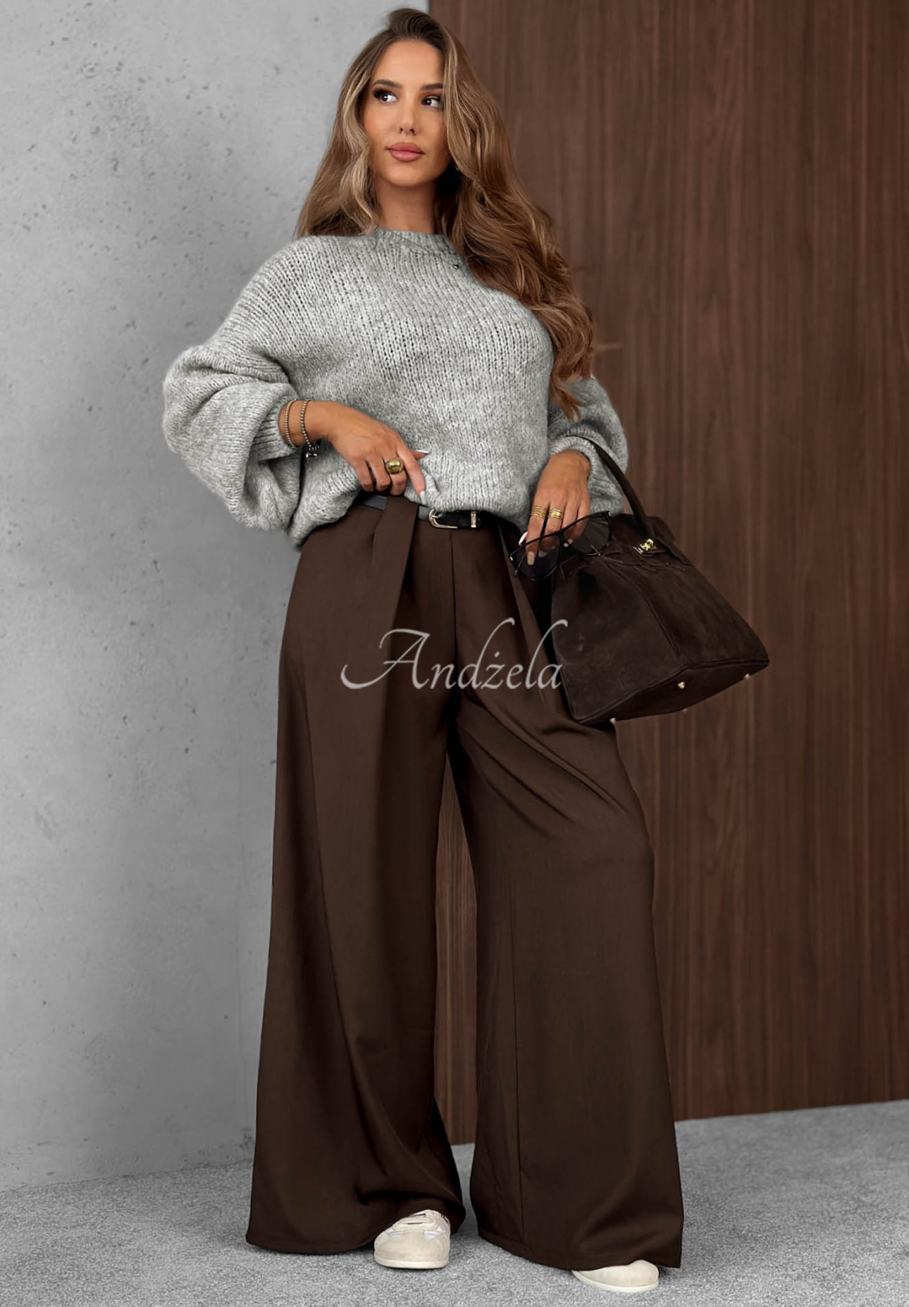 Elegantní kalhoty se širokými nohavicemi a záhyby Timeless Poise čokoládové