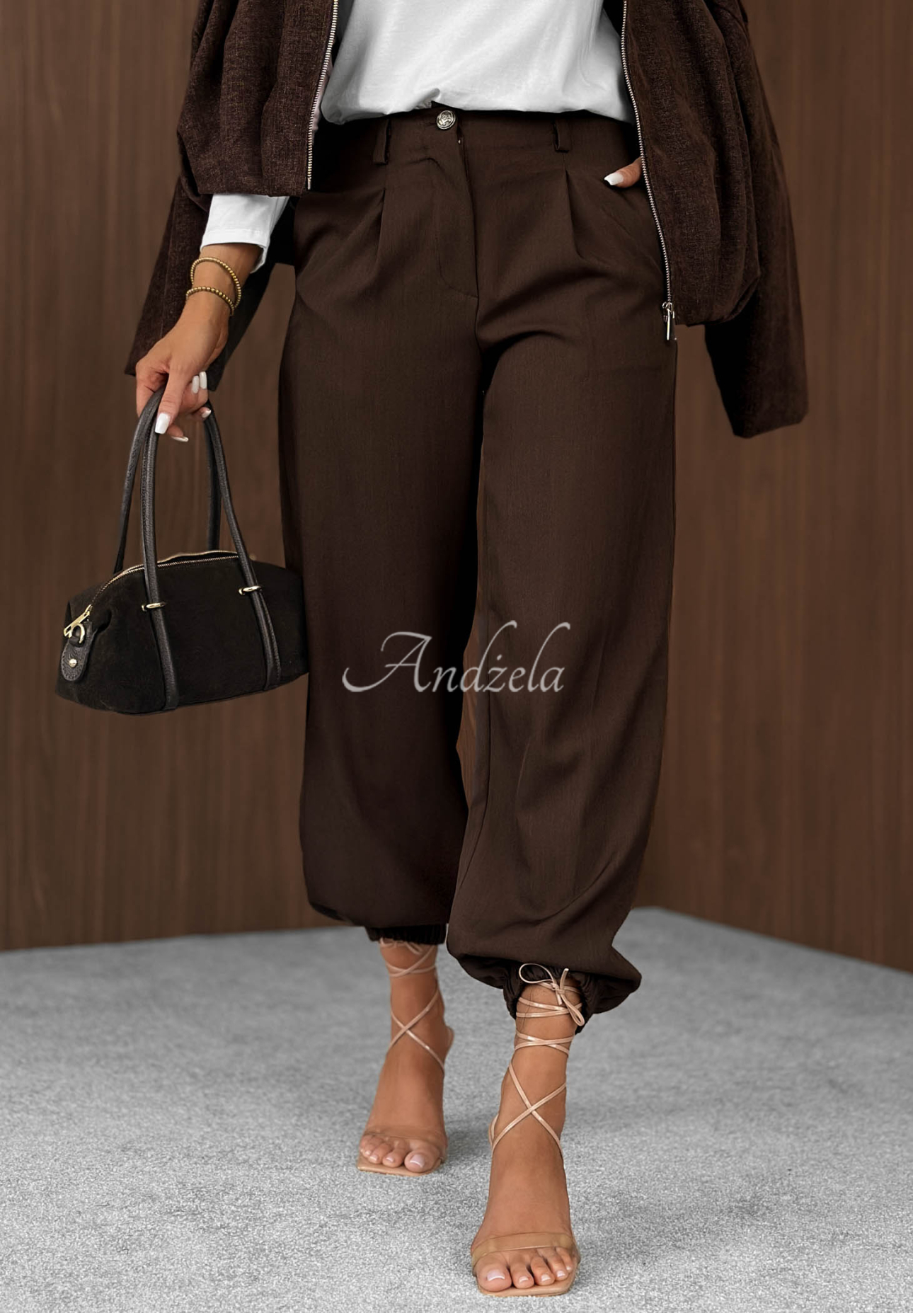 Elegantní kalhoty jogger s gumou v pase Good For Me čokoládové