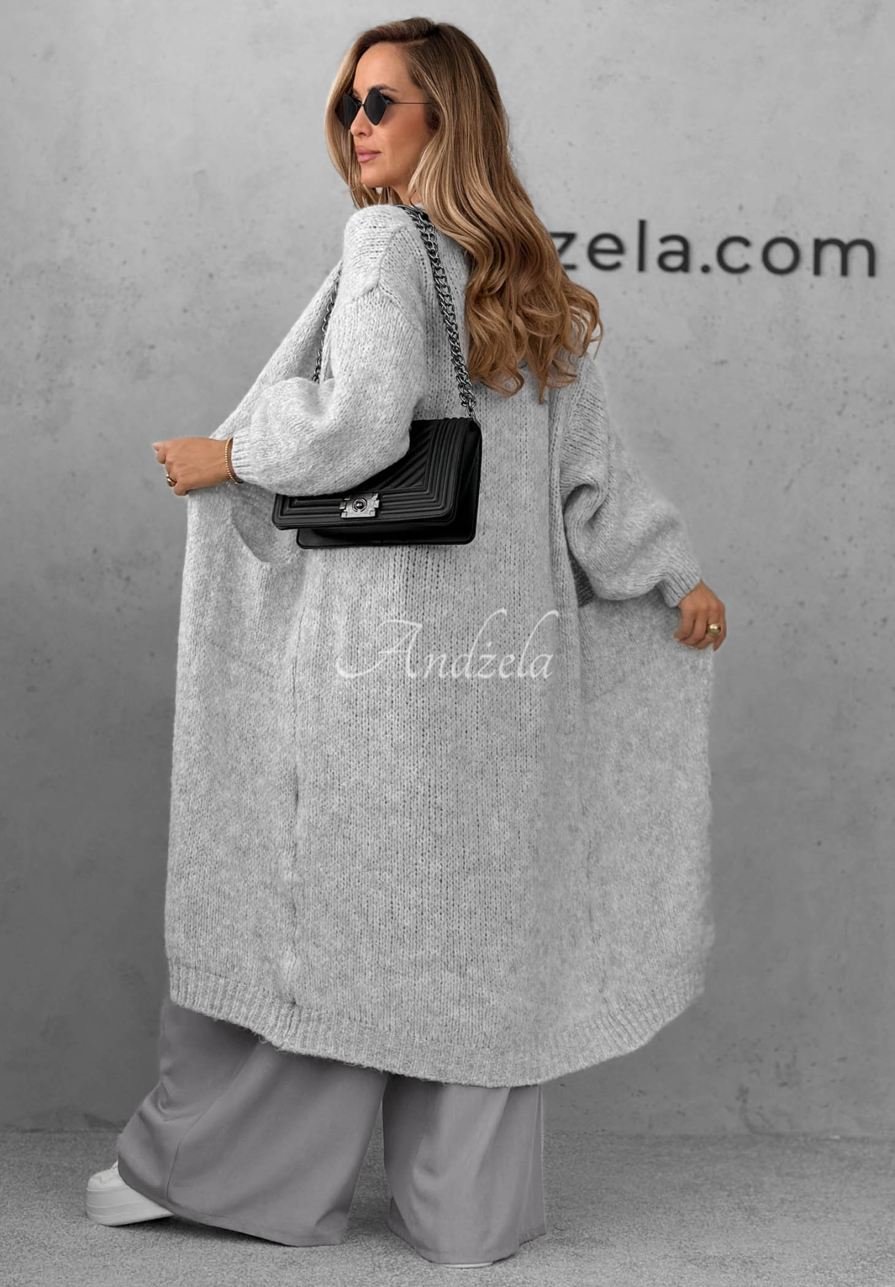 Dlouhý oversize kardigan s kapsami, vlnou a viskózou November Walk Světlešedá