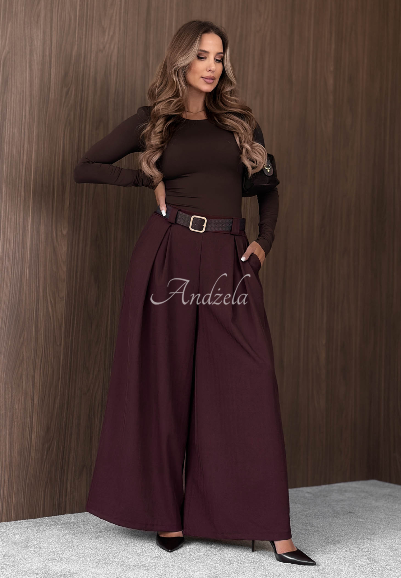 Látkové kalhoty wide leg s páskem Simple Elegance vínové