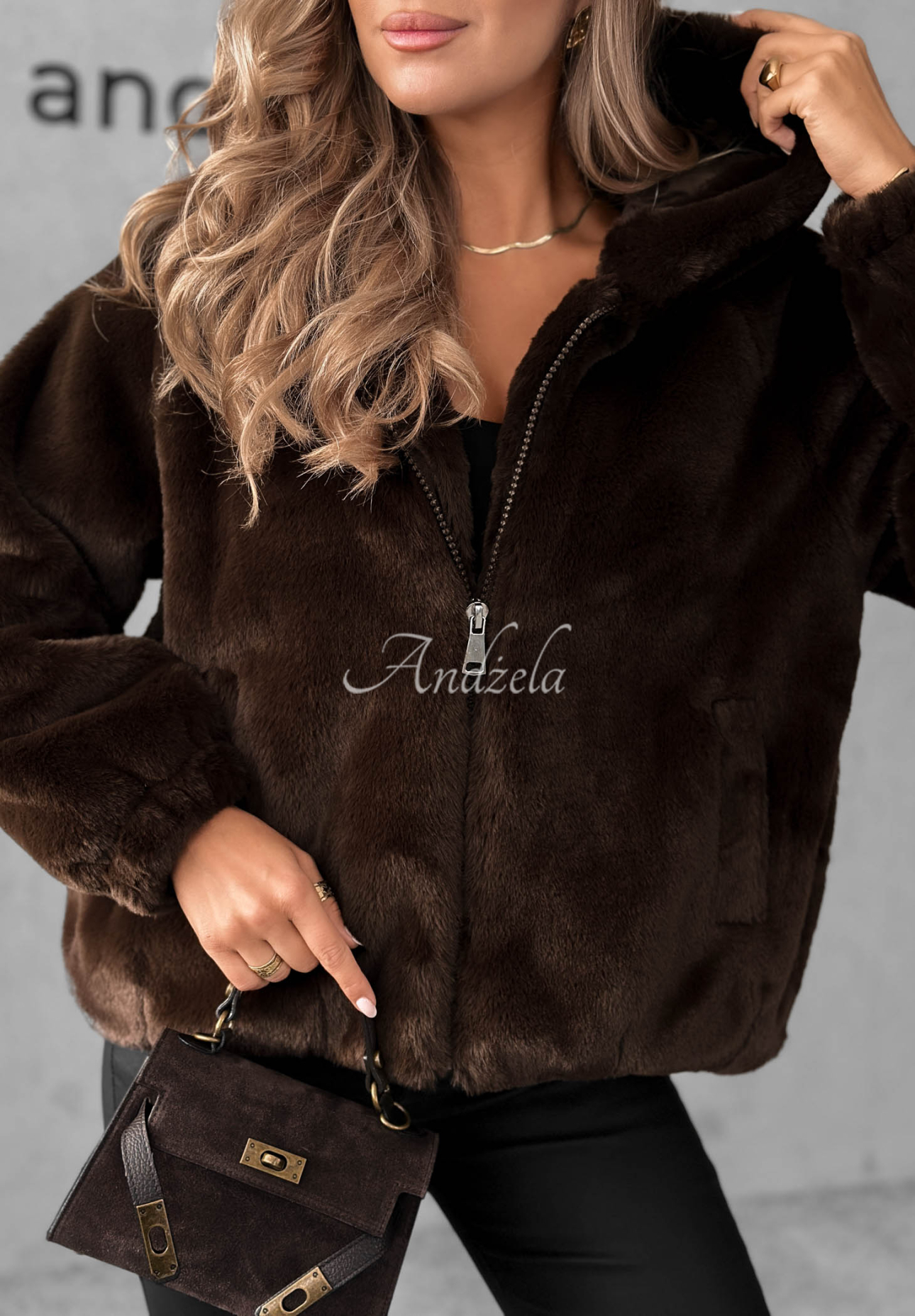 Krátká kožíšková bunda s kapucí Fluffy Babe čokoládová