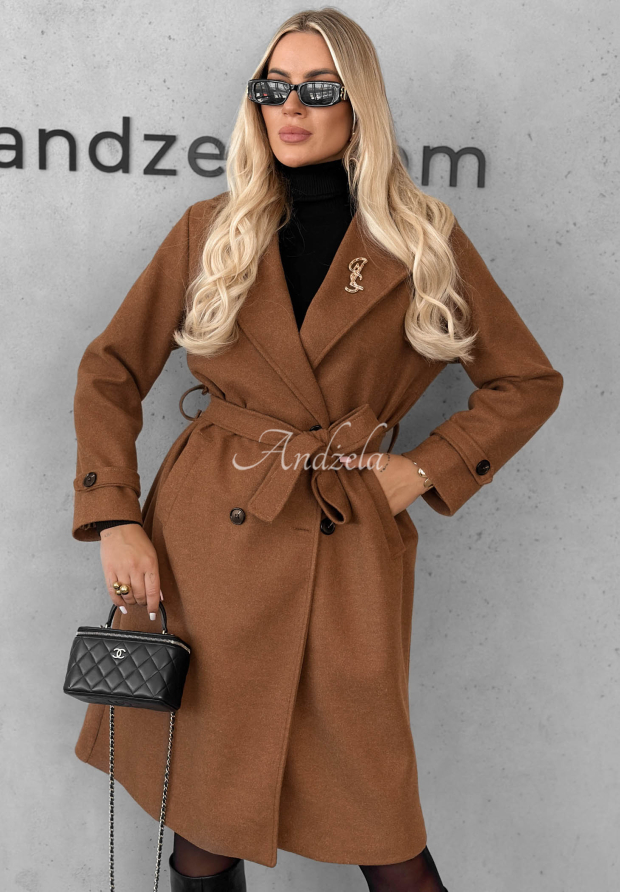 Dlouh&yacute; kab&aacute;t s l&iacute;mcem a p&aacute;skem Maple Street velbloud&iacute;
