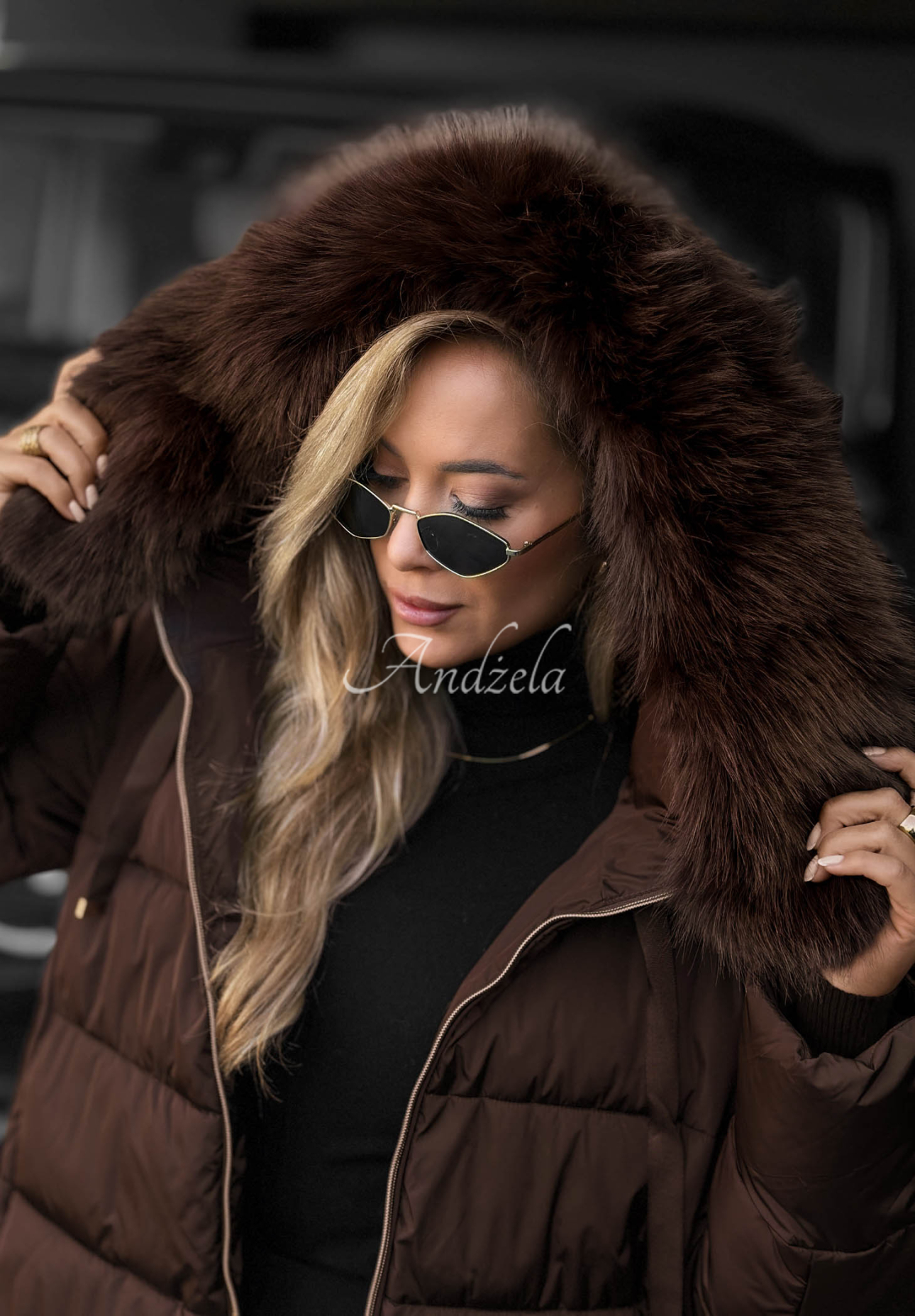 Dlouhá prošívaná bunda s kožešinou Winter Sunday čokoládová