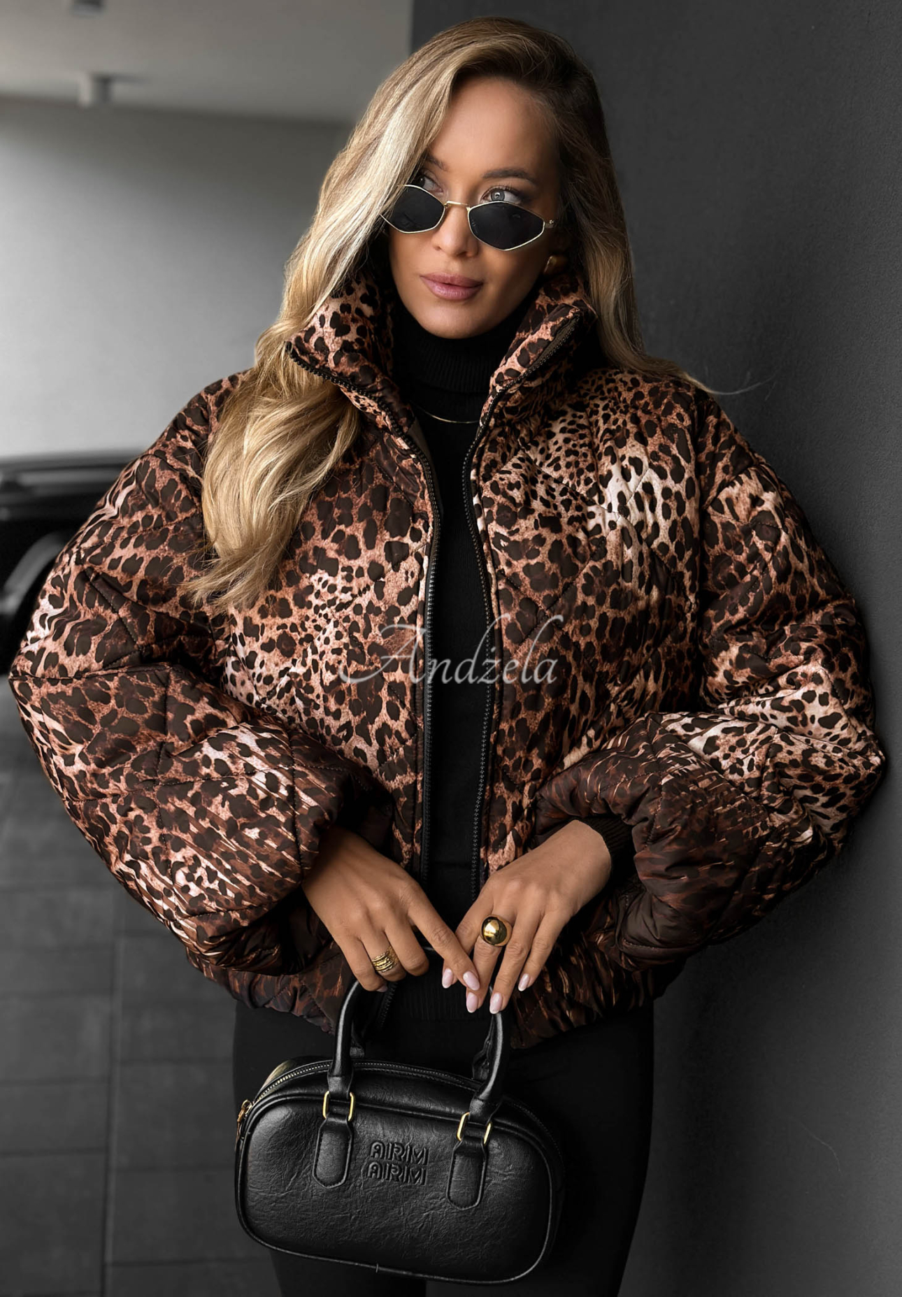 Prošívaná bunda bomber s leopardím vzorem Wild Freeze velbloudí