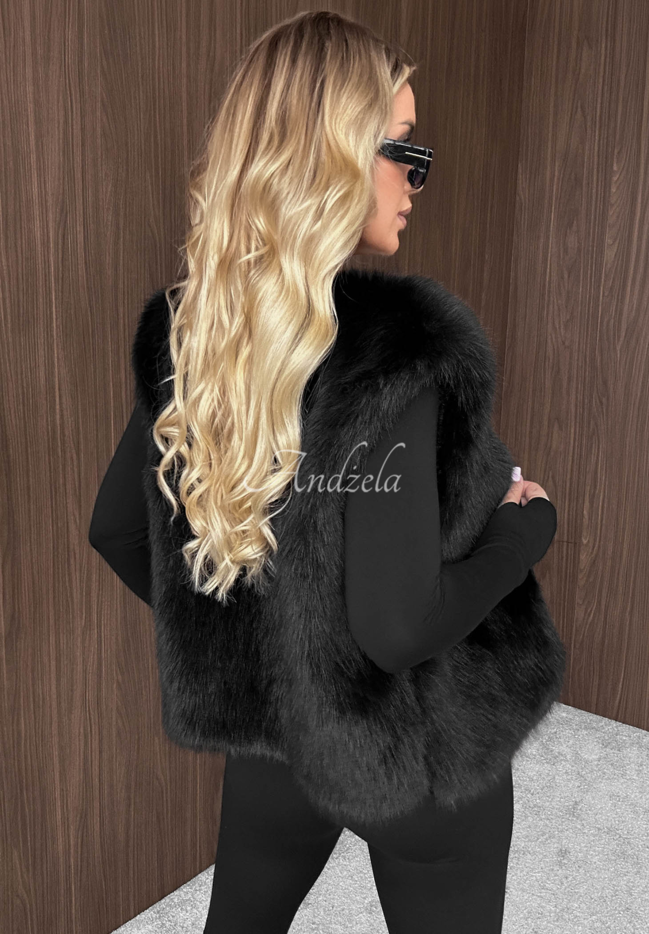 Krátká kožešinová vesta Cozy Fur černá