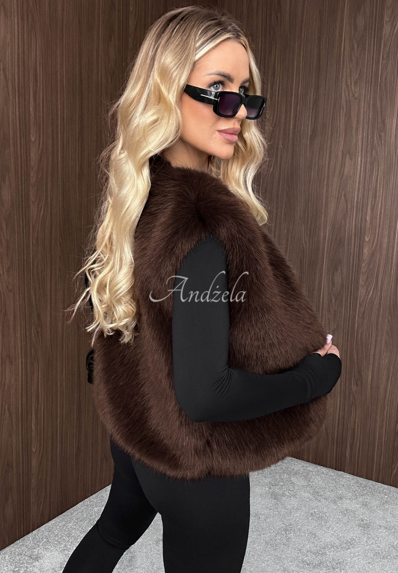 Krátká kožešinová vesta Cozy Fur čokoládová