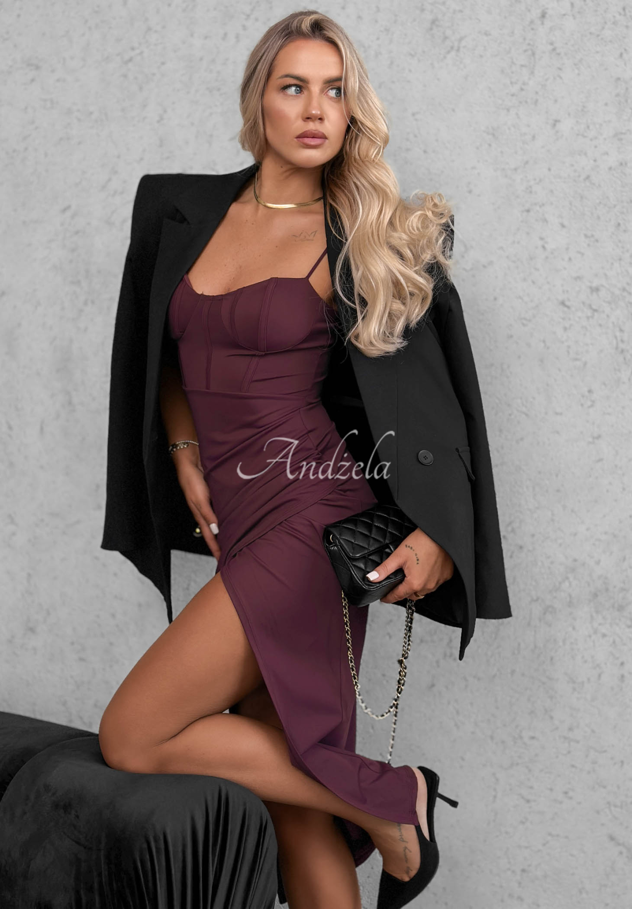 Korzetové šaty na ramínkách Night Romance borůvková