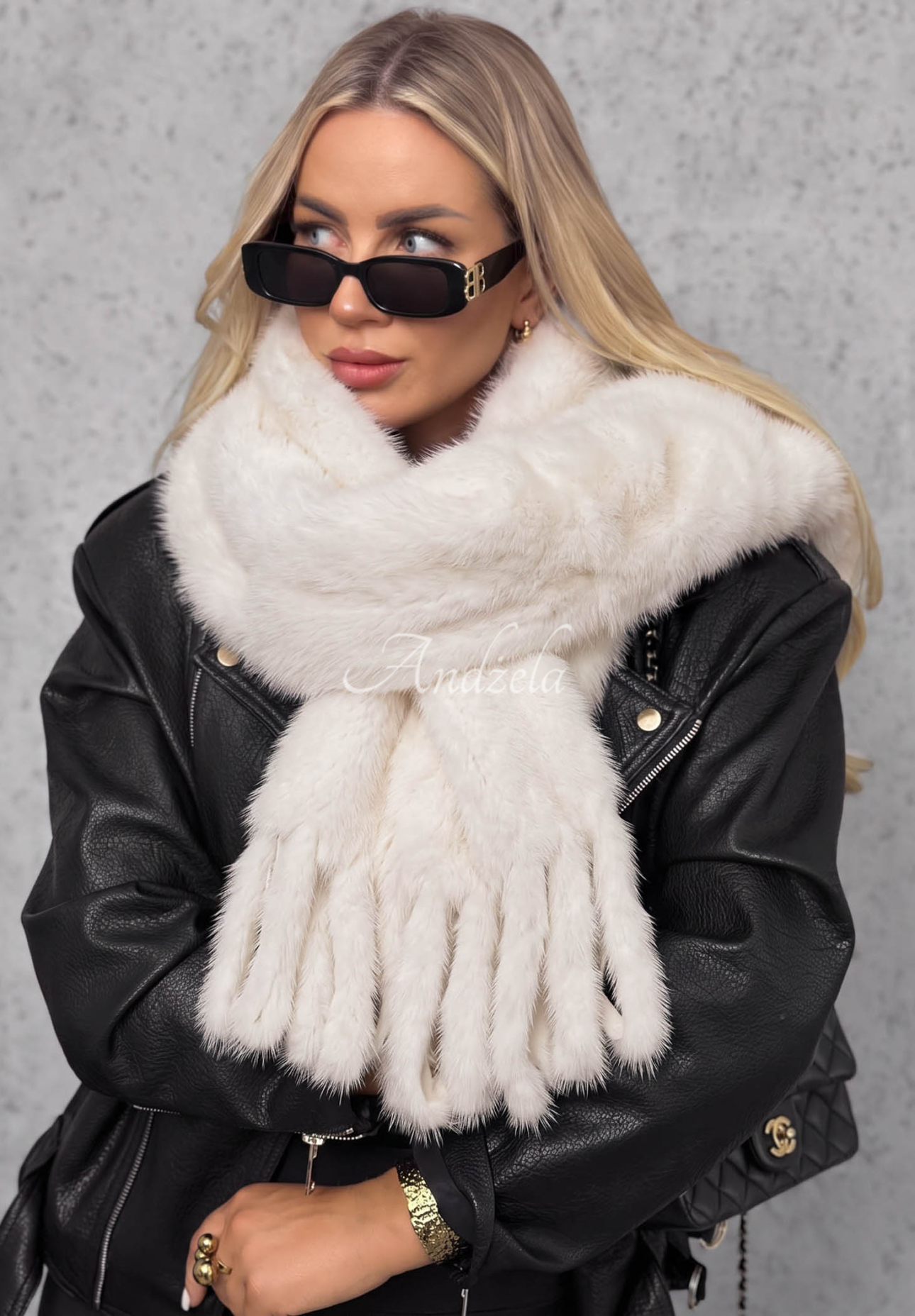 Měkká šála s beránkem a třásněmi Fluffy Dreams Bílá
