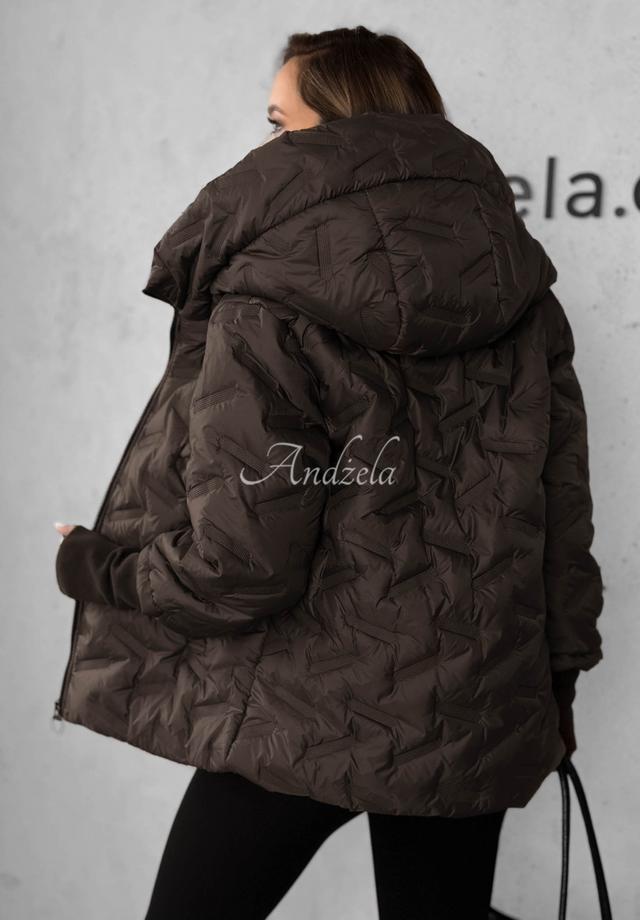Prošívaná bunda s kapucí Autumn Edge tmavě čokoládove