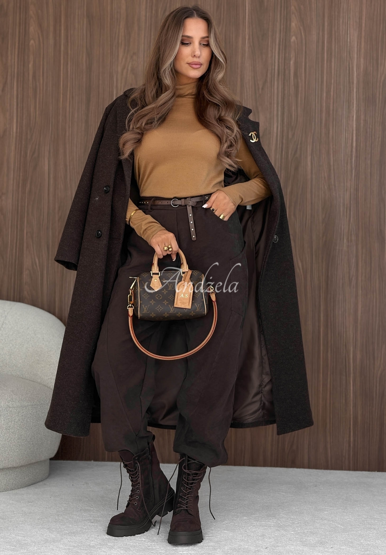 Lehký vlněný svetr s rolákem Royal Wool velbloudí