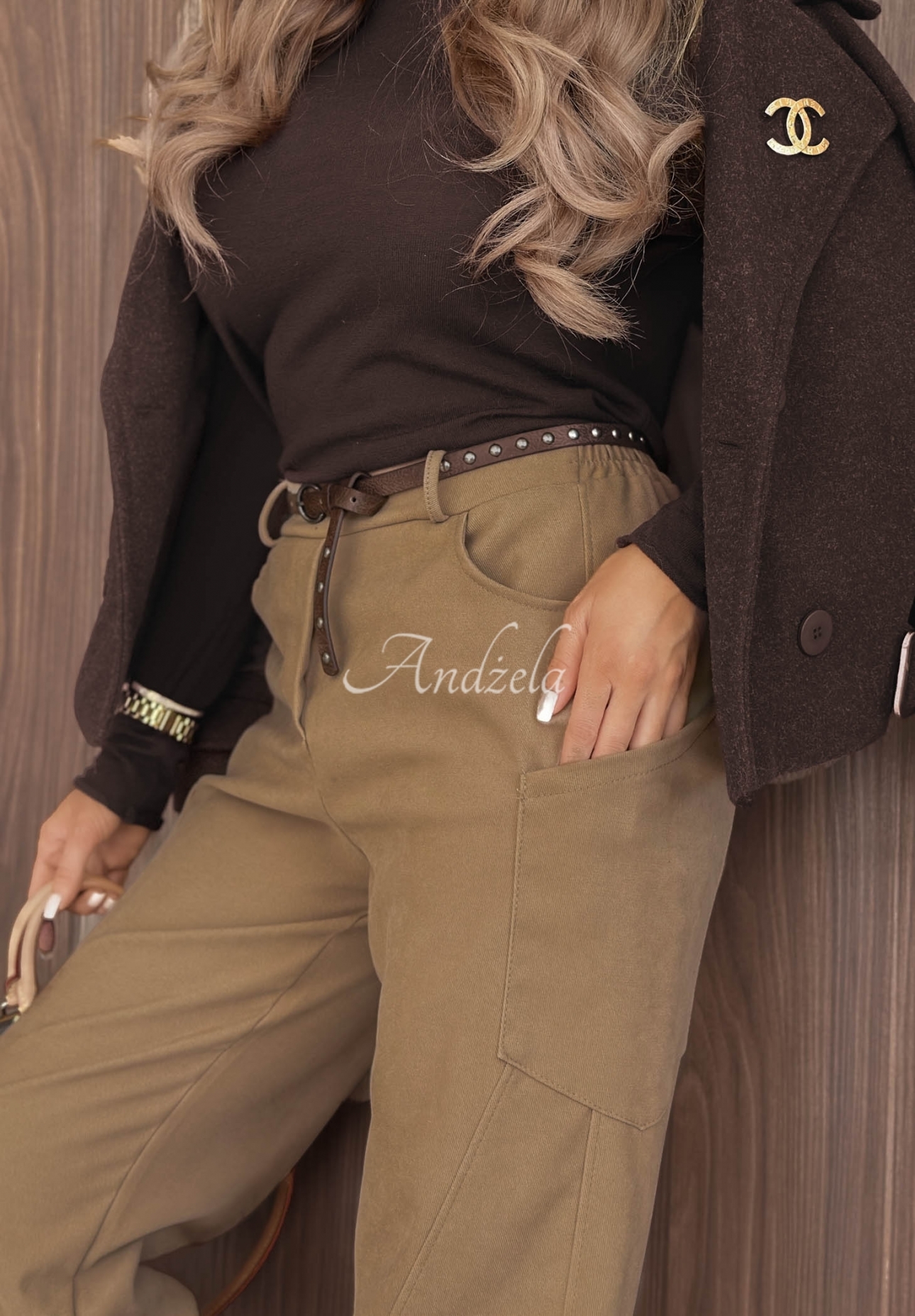 Látkové kalhoty střihu mom fit s páskem Lucky Fall béžové