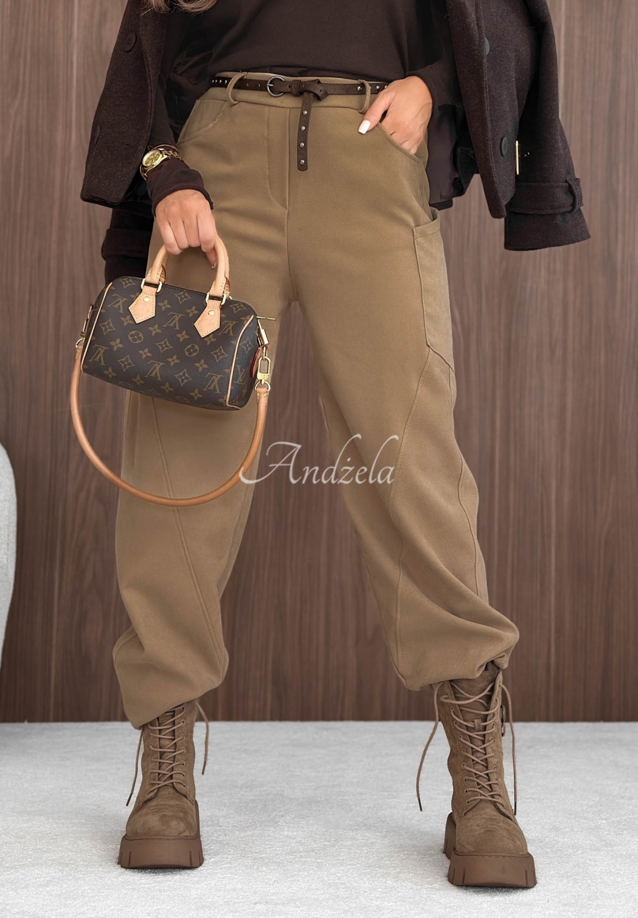 Látkové kalhoty střihu mom fit s páskem Lucky Fall béžové