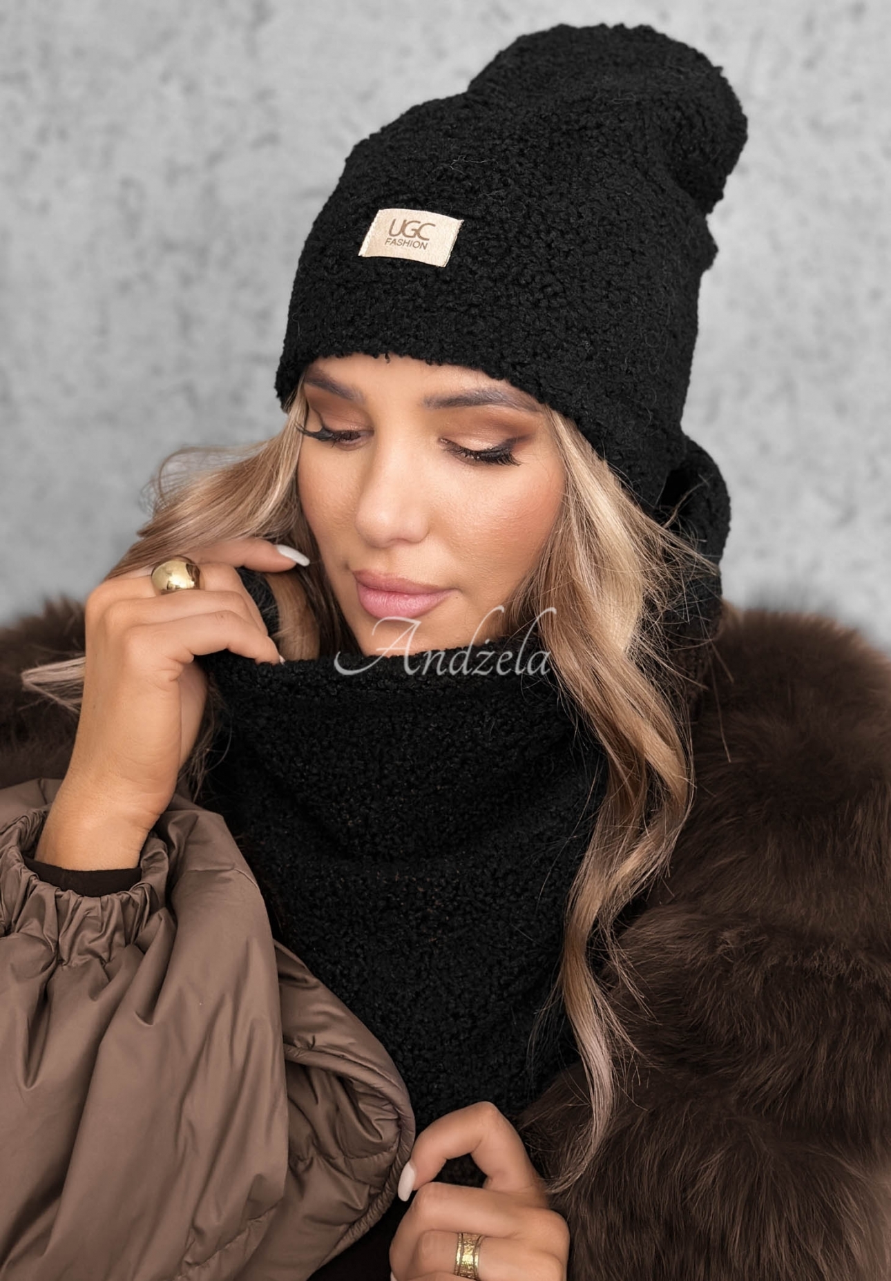 Souprava čepice a nákrčníku s kožíškem Winter Lady Černé