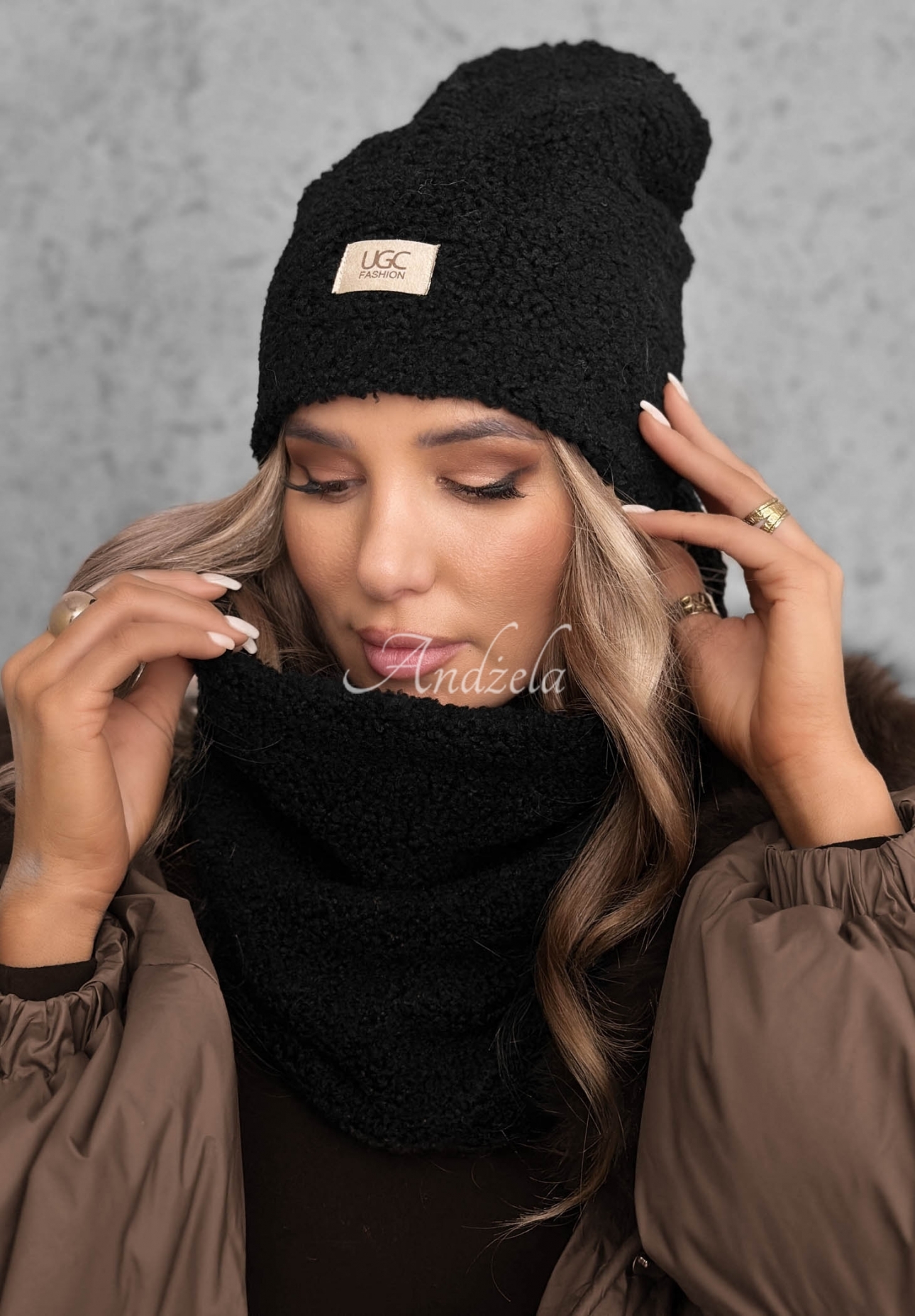 Souprava čepice a nákrčníku s kožíškem Winter Lady Černé