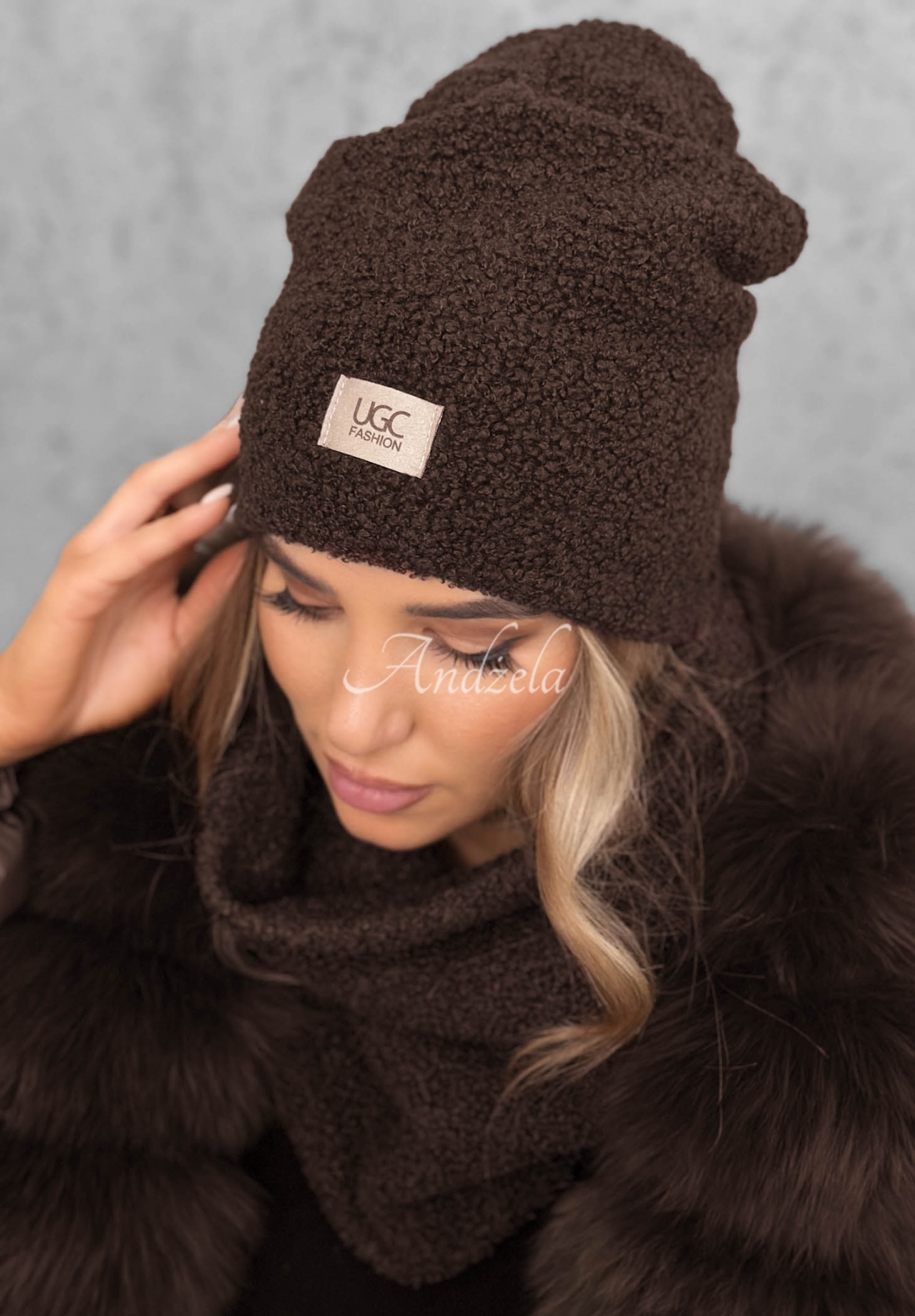 Souprava čepice a nákrčníku s kožíškem Winter Lady čokoládový