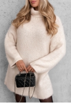 Miękki Svetr oversize z golfem Cozy Babe czekoladowo-Bílá