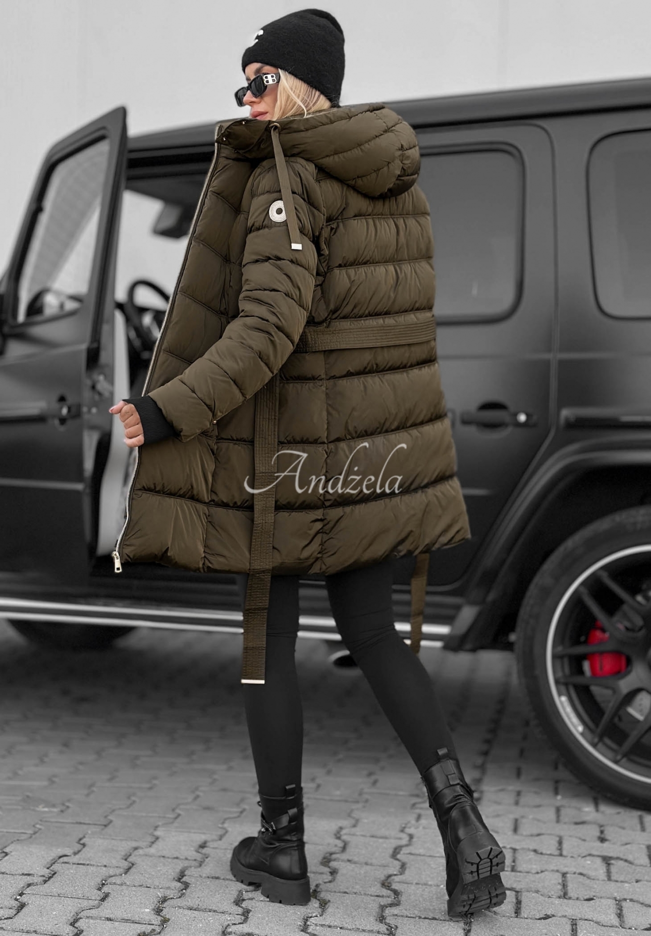 Dlouhá prošívaná bunda s kapucí a páskem Cold Theory khaki