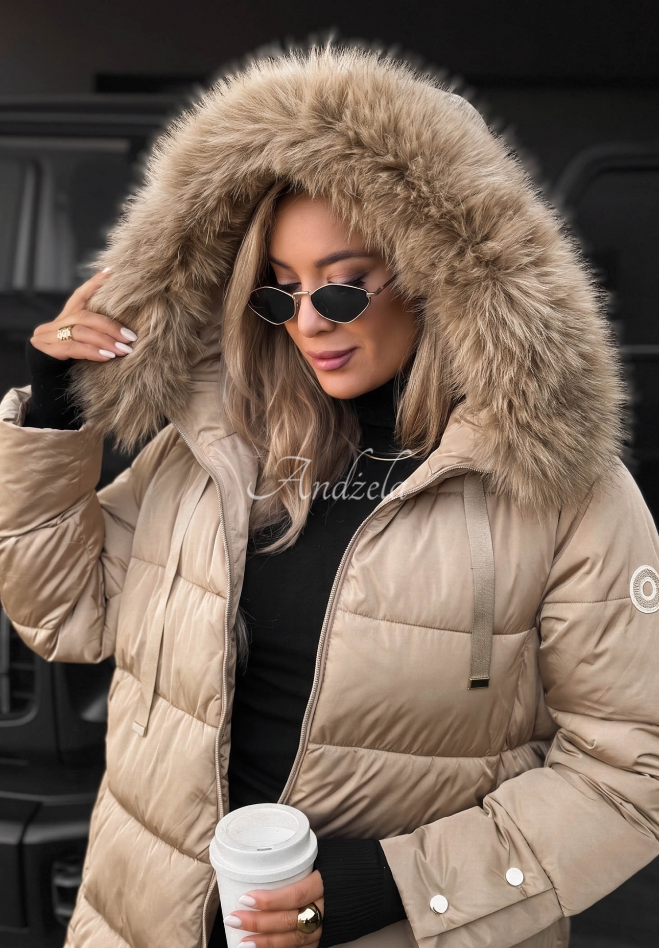 Dlouhá prošívaná bunda s kožešinou Winter Sunday béžová