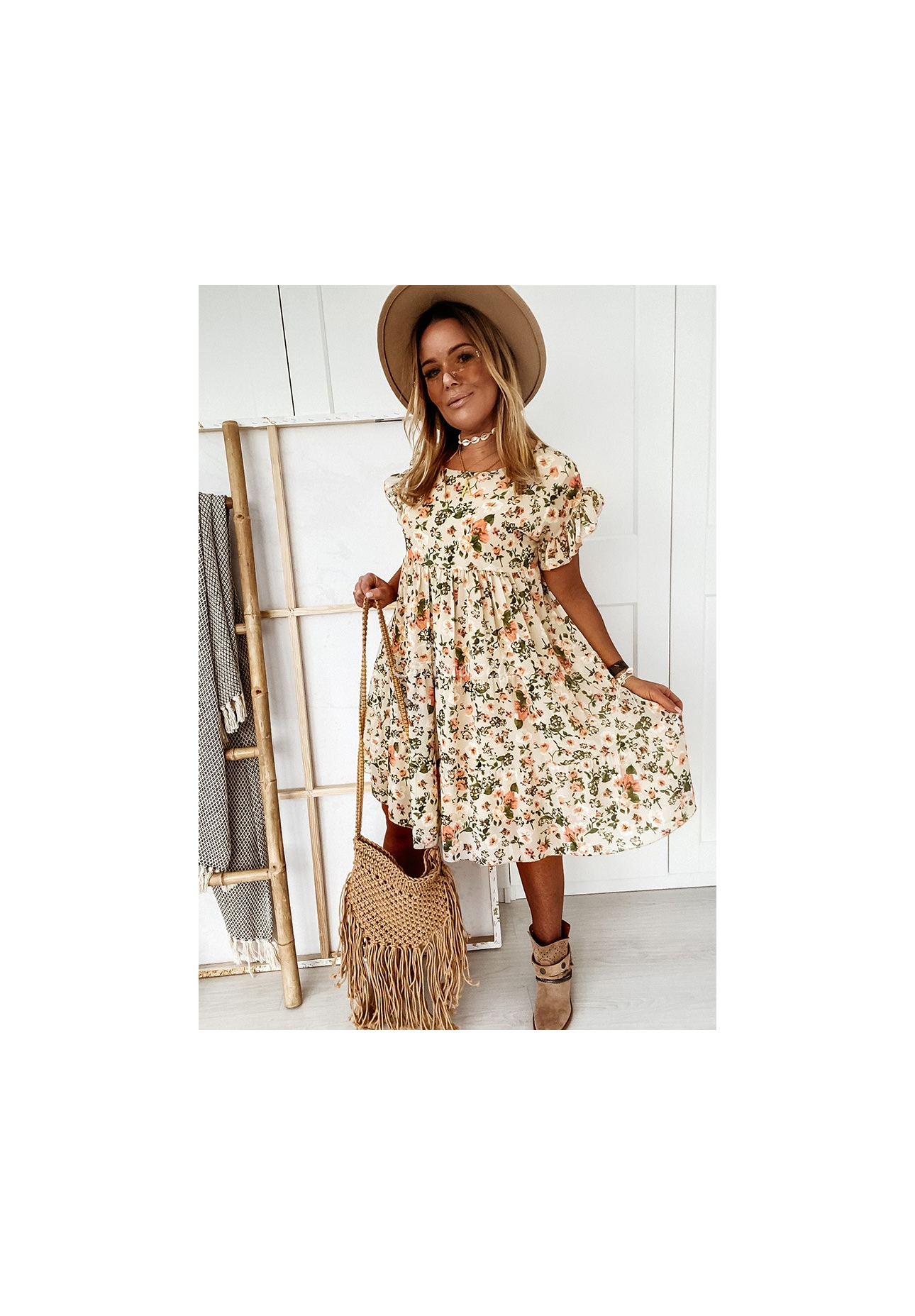 Květované šaty Bellarose béžová