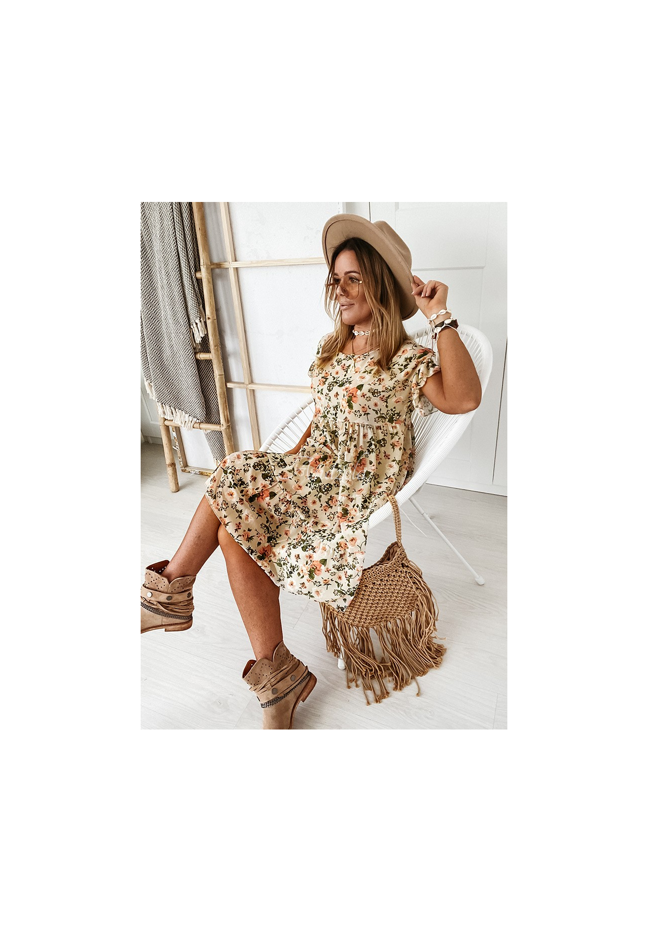 Květované šaty Bellarose béžová